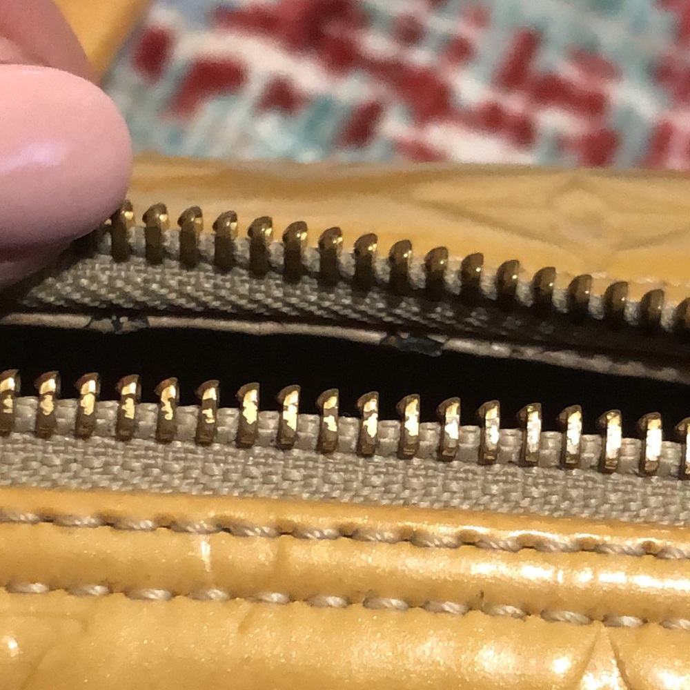 Louis Vuitton Bedford in Monogram Vernis and Vachetta Leather - Picture 15 of 16